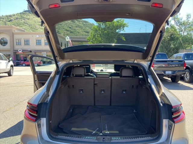 Photo of 2018 Beige Porsche Macan