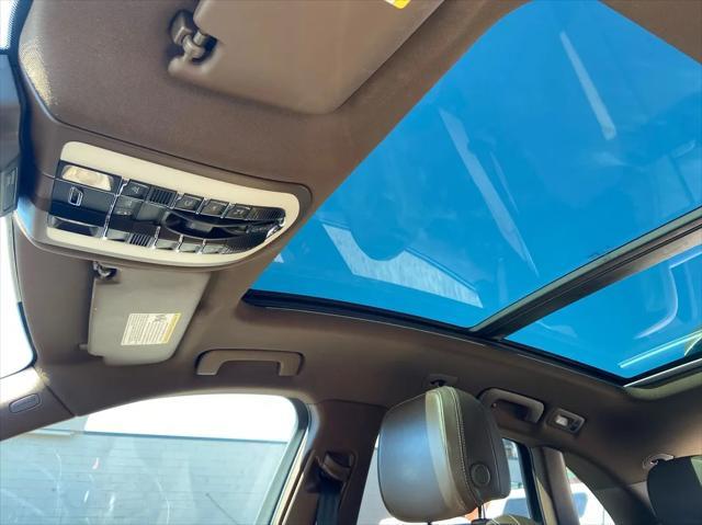 Photo of 2018 Beige Porsche Macan