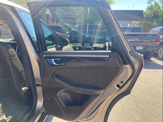 Photo of 2018 Beige Porsche Macan