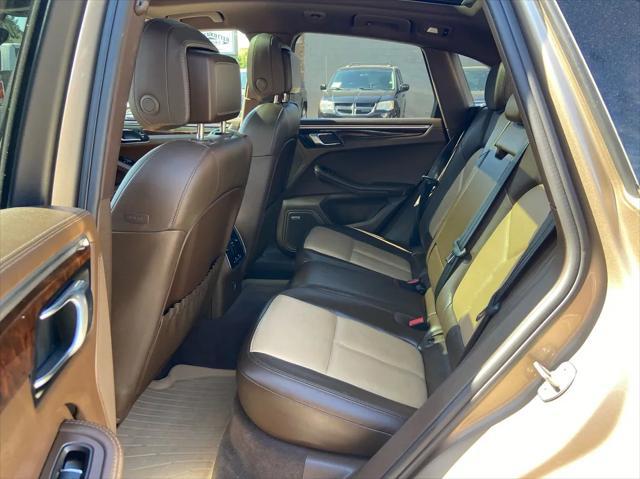 Photo of 2018 Beige Porsche Macan
