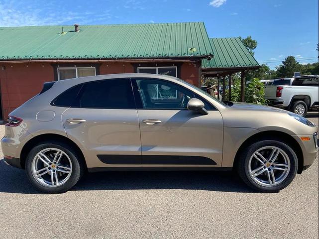 Photo of 2018 Beige Porsche Macan