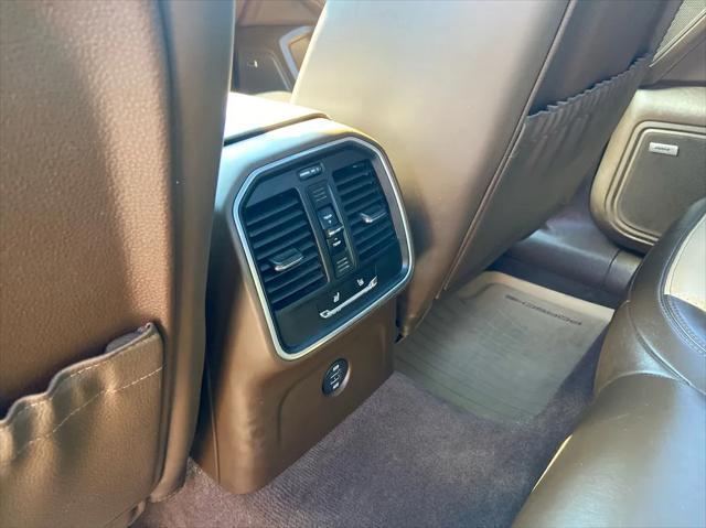Photo of 2018 Beige Porsche Macan