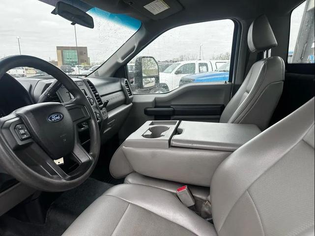 Photo of 2017 Oxford White Ford F-250