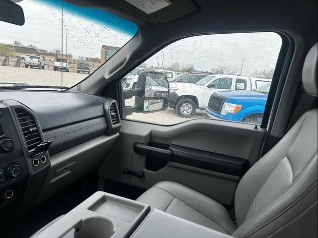 Photo of 2017 Oxford White Ford F-250