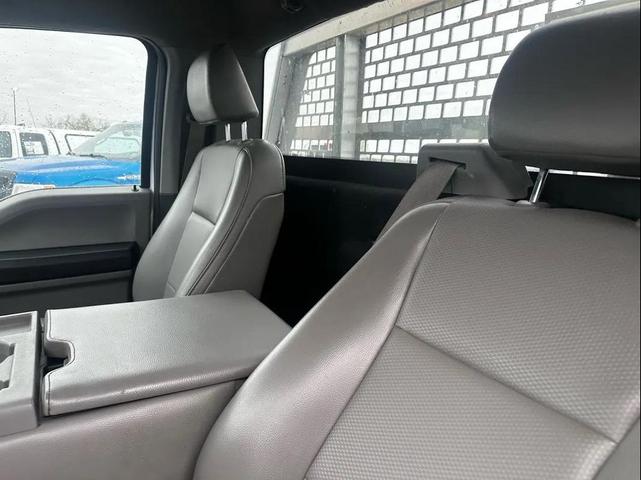Photo of 2017 Oxford White Ford F-250