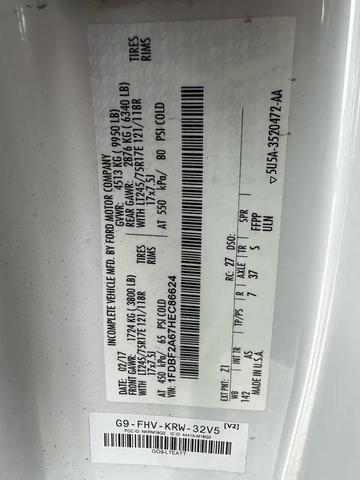Photo of 2017 Oxford White Ford F-250