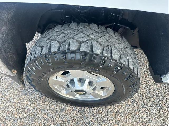 Photo of 2015 Summit White Chevrolet Silverado 2500