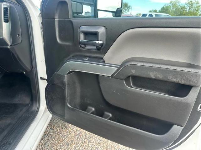 Photo of 2015 Summit White Chevrolet Silverado 2500