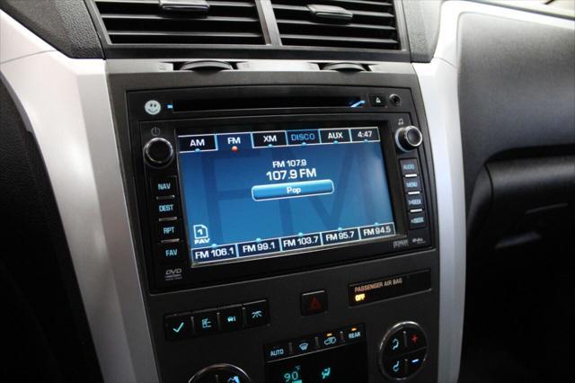 Photo of 2010 White Chevrolet Traverse