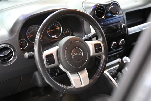 Photo of 2016 Gray Jeep Compass