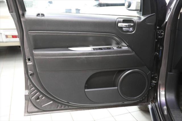 Photo of 2016 Gray Jeep Compass