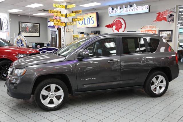 Photo of 2016 Gray Jeep Compass