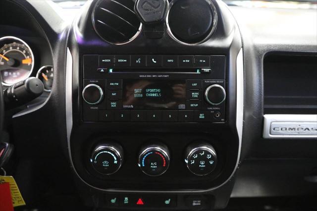Photo of 2016 Gray Jeep Compass