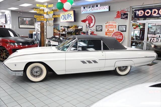 Photo of 1963 Corinthian White Ford Thunderbird