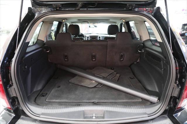 Photo of 2009 Brilliant Black Crystal Pearlcoat Jeep Grand Cherokee
