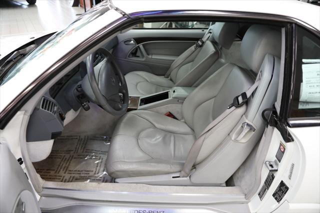 Photo of 2001 Glacier White Mercedes-Benz SL-Class