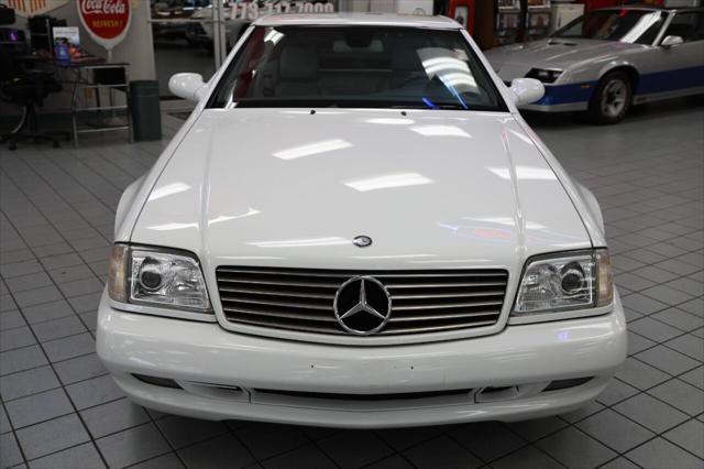 Photo of 2001 Glacier White Mercedes-Benz SL-Class