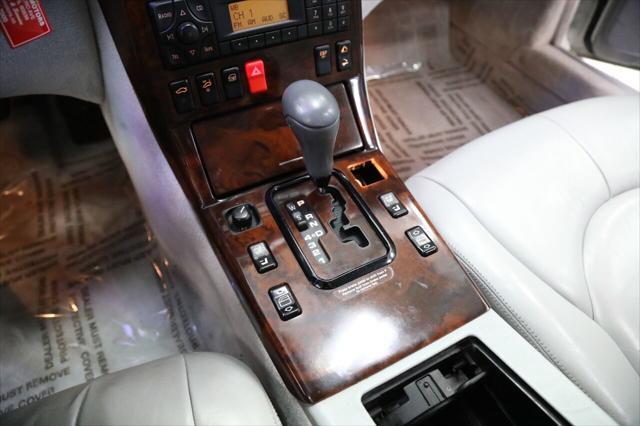 Photo of 2001 Glacier White Mercedes-Benz SL-Class
