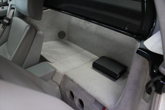 Photo of 2001 Glacier White Mercedes-Benz SL-Class