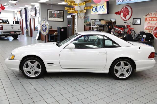 Photo of 2001 Glacier White Mercedes-Benz SL-Class
