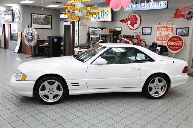 Photo of 2001 Glacier White Mercedes-Benz SL-Class