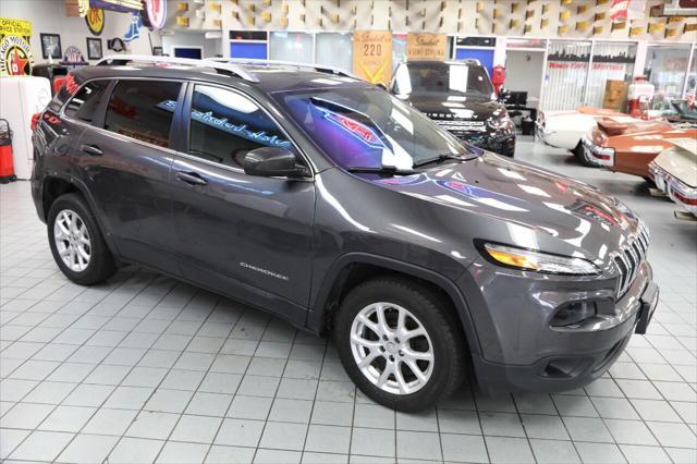 Photo of 2017 Charcoal Jeep Cherokee