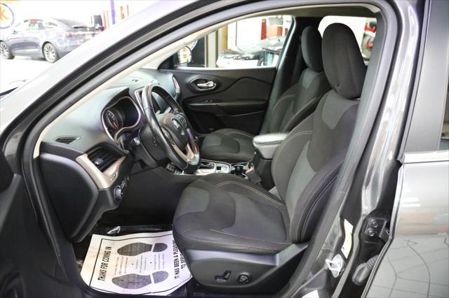 Photo of 2017 Charcoal Jeep Cherokee