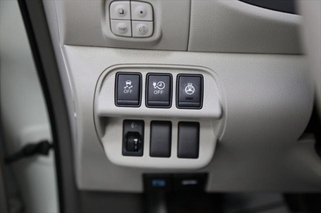 Photo of 2012 Glacier Pearl Nissan Leaf