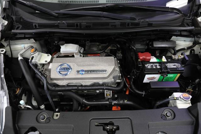 Photo of 2012 Glacier Pearl Nissan Leaf