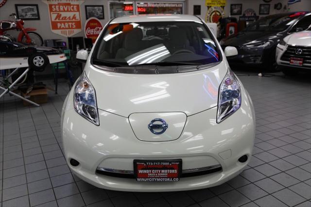 Photo of 2012 Glacier Pearl Nissan Leaf