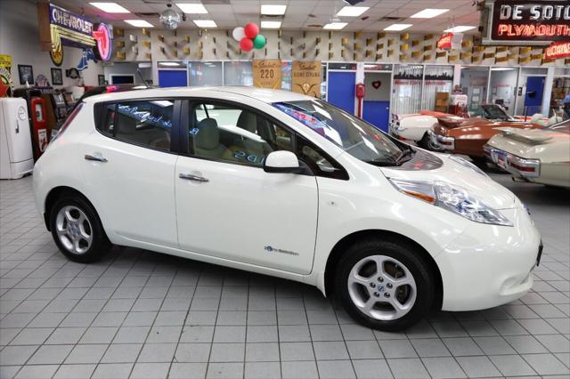 Photo of 2012 Glacier Pearl Nissan Leaf