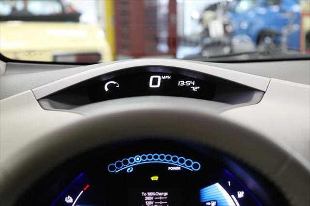 Photo of 2012 Glacier Pearl Nissan Leaf