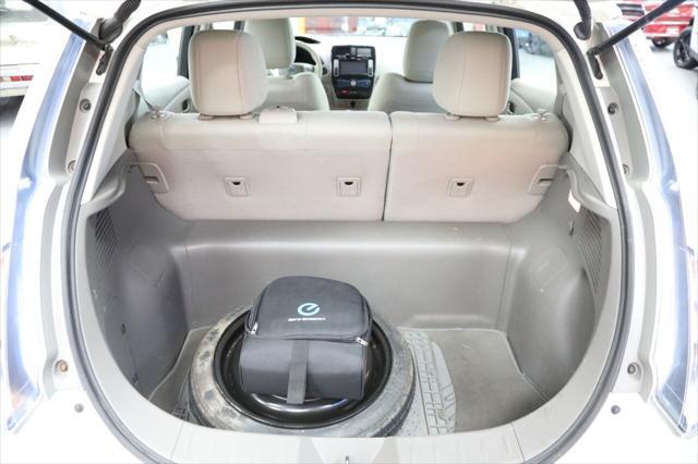 Photo of 2012 Glacier Pearl Nissan Leaf