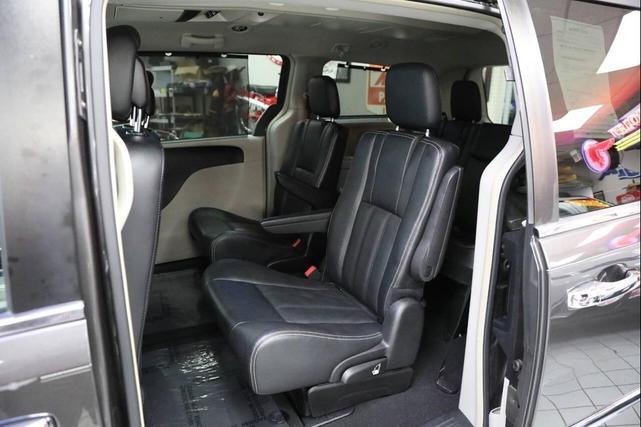 Photo of 2016 Charcoal Chrysler Town & Country
