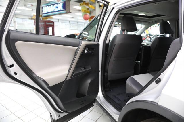 Photo of 2015 Classic Silver Metallic Toyota RAV4