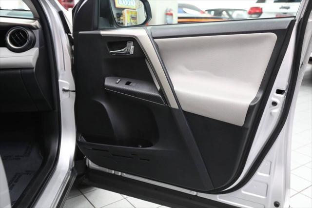Photo of 2015 Classic Silver Metallic Toyota RAV4