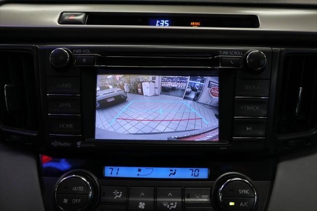 Photo of 2015 Classic Silver Metallic Toyota RAV4