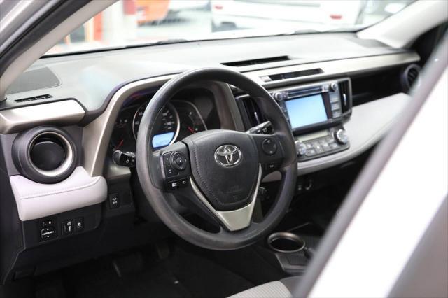 Photo of 2015 Classic Silver Metallic Toyota RAV4