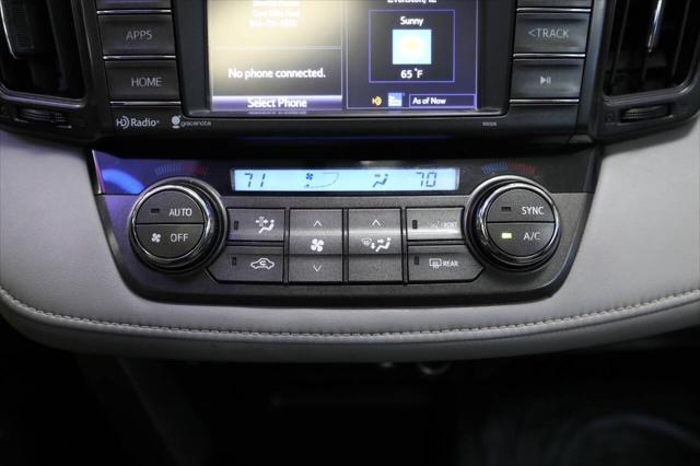 Photo of 2015 Classic Silver Metallic Toyota RAV4
