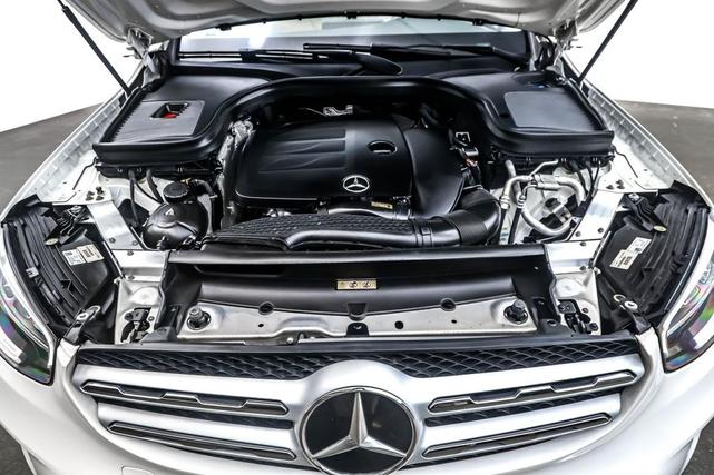 Photo of 2022 Polar White Mercedes-Benz GLC 300