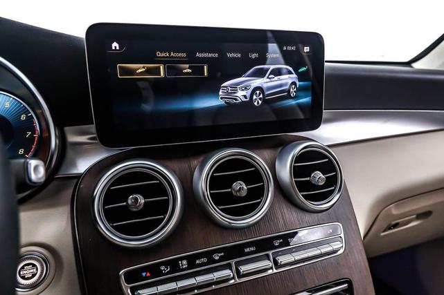 Photo of 2022 Polar White Mercedes-Benz GLC 300