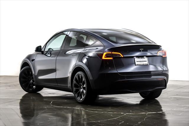 Photo of 2023 Midnight Silver Metallic Tesla Model Y
