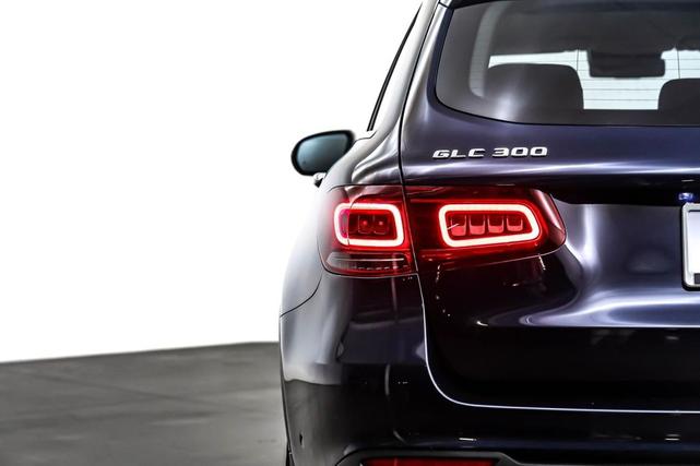Photo of 2022 Lunar Blue Metallic Mercedes-Benz GLC 300