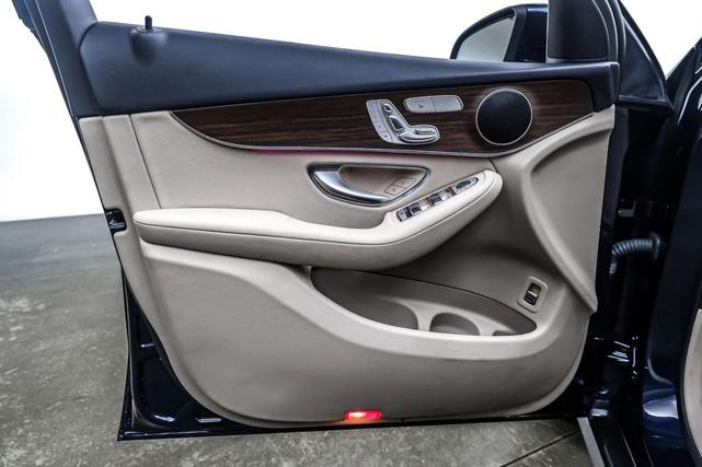 Photo of 2022 Lunar Blue Metallic Mercedes-Benz GLC 300