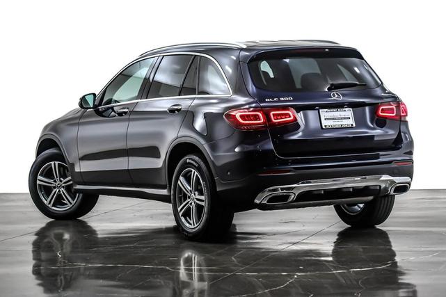 Photo of 2022 Lunar Blue Metallic Mercedes-Benz GLC 300