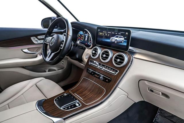 Photo of 2022 Lunar Blue Metallic Mercedes-Benz GLC 300