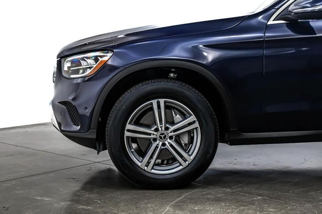 Photo of 2022 Lunar Blue Metallic Mercedes-Benz GLC 300