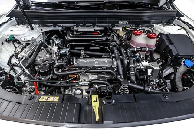 Photo of 2025 Polar White Mercedes-Benz EQB 300