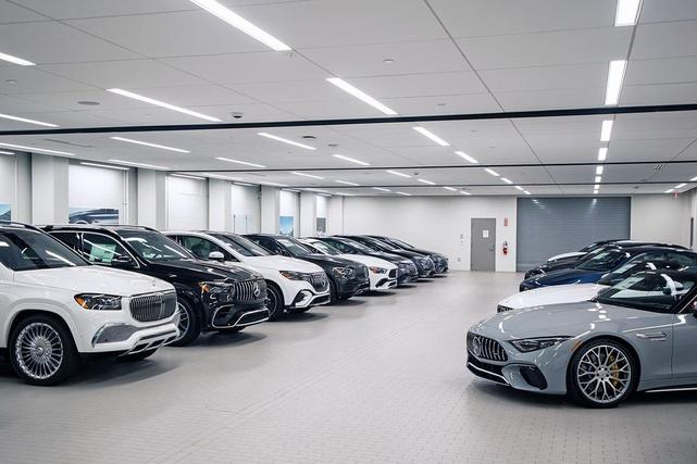 Photo of 2025 Polar White Mercedes-Benz EQB 300
