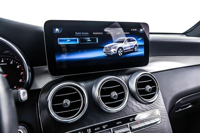 Photo of 2021 Polar White Mercedes-Benz GLC 300